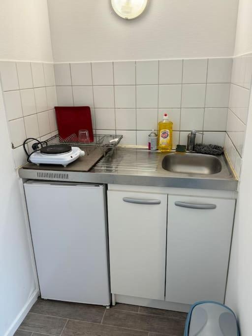 Superbe Appartement Tres Calme Et Confortable Реймс Екстериор снимка